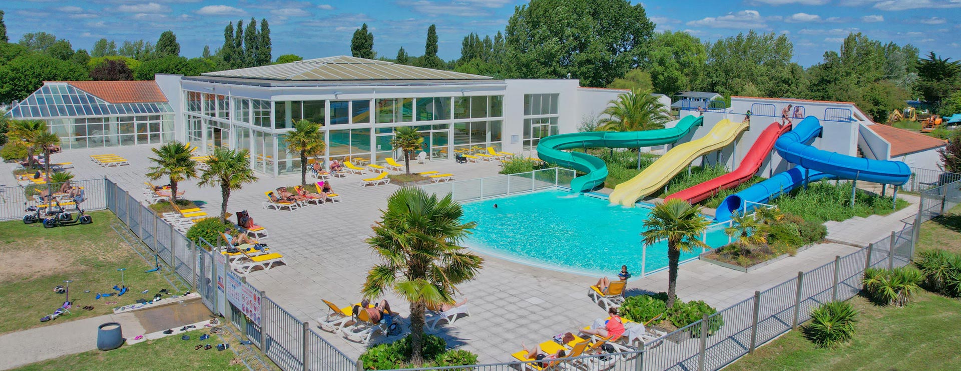 Piscine-extérieure-banner