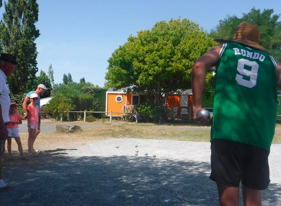 camping-avec-terrain-de-petanque-en-vendee